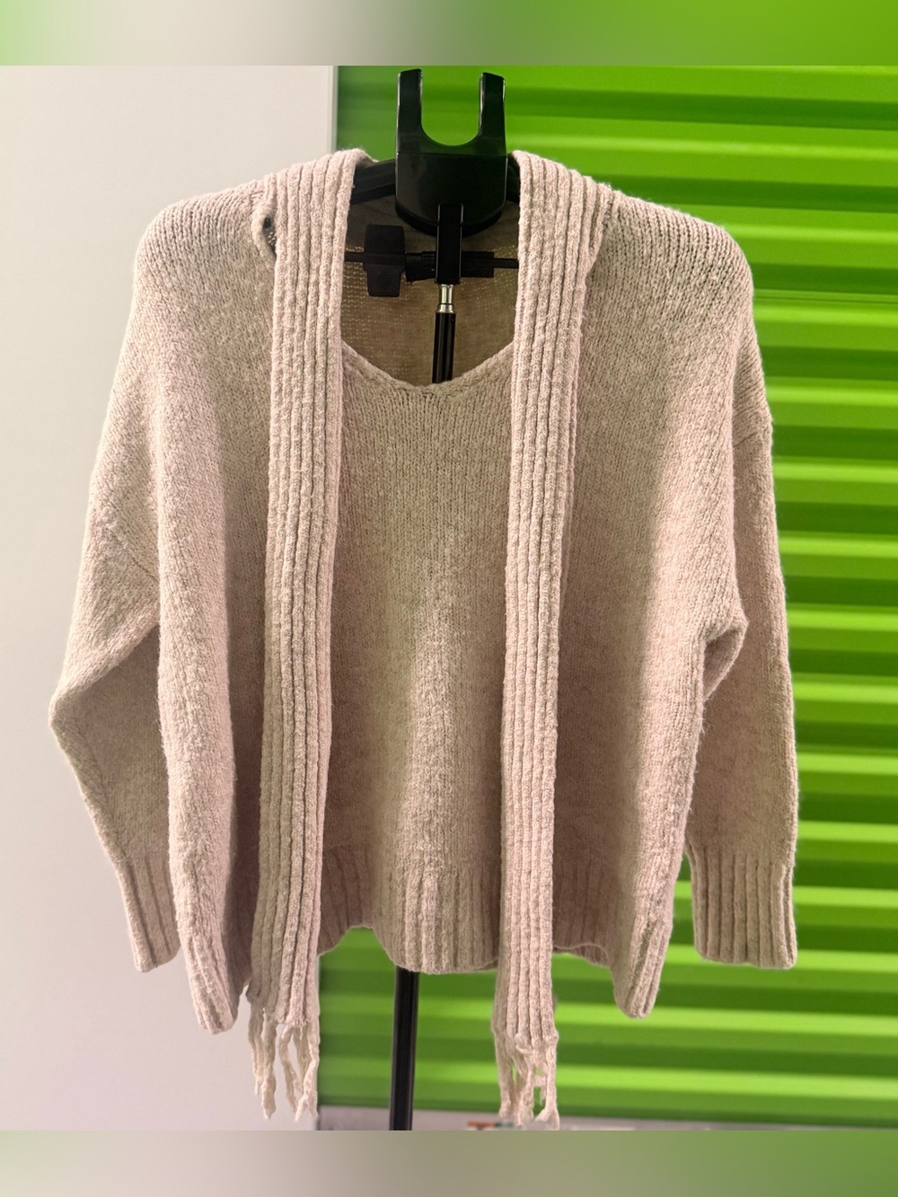 Cozy Women's Beige V-Neck Sweater with Scarf